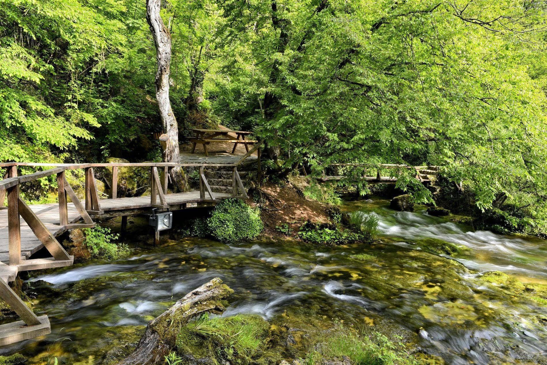 Vevčani Springs village
